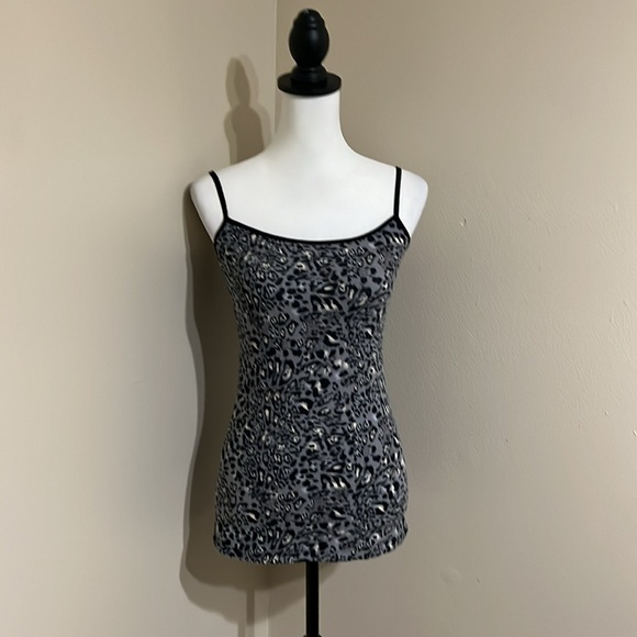 ⭐️Active Basic Women’s Tee Gray/Black Size M⭐️ - Picture 8 of 8